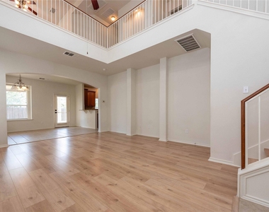 10502 Wylie Dr - Photo Thumbnail 2