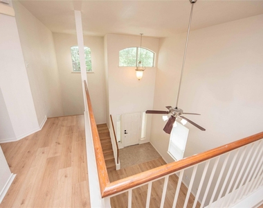 10502 Wylie Dr - Photo Thumbnail 8