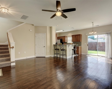 6011 Fairway St - Photo Thumbnail 3