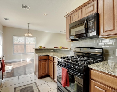 6011 Fairway St - Photo Thumbnail 7