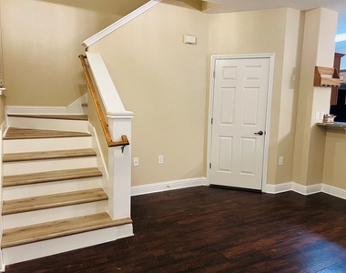 6011 Fairway St - Photo Thumbnail 11