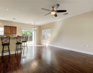 6011 Fairway St - Photo Thumbnail 2
