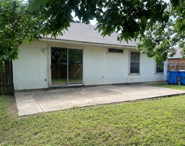 223 Nicole Way - Photo Thumbnail 18