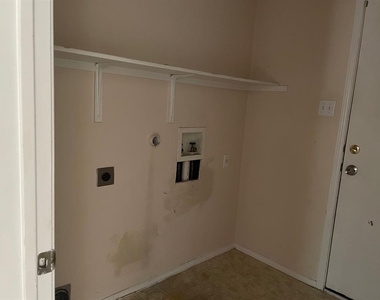 223 Nicole Way - Photo Thumbnail 16