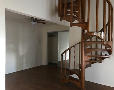 2500 Burleson Rd - Photo Thumbnail 4
