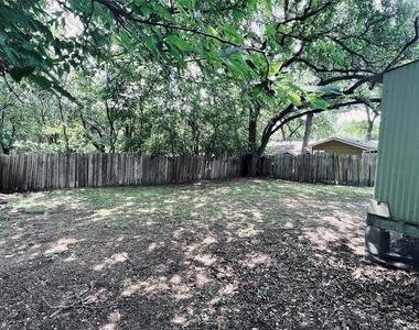 703 Upson St - Photo Thumbnail 8