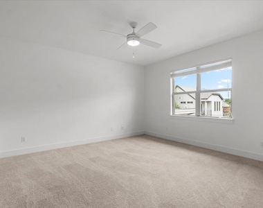 913 Stobaugh St - Photo Thumbnail 35