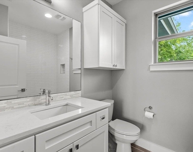 913 Stobaugh St - Photo Thumbnail 37