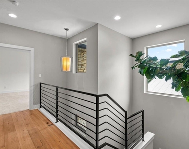 913 Stobaugh St - Photo Thumbnail 27