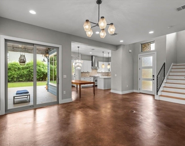 913 Stobaugh St - Photo Thumbnail 11