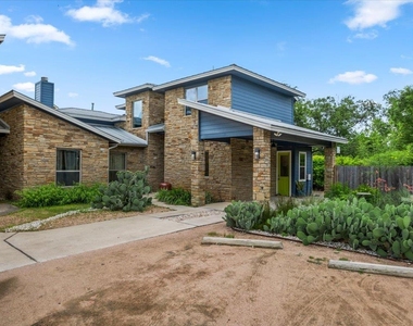 913 Stobaugh St - Photo Thumbnail 1