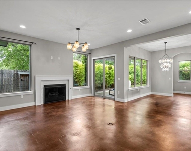 913 Stobaugh St - Photo Thumbnail 10