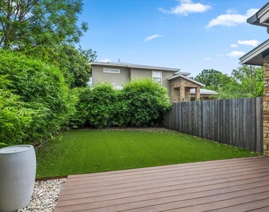 913 Stobaugh St - Photo Thumbnail 4