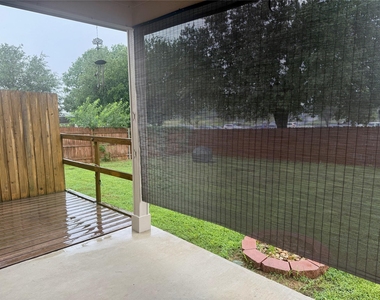 315 Nottingham Loop - Photo Thumbnail 13