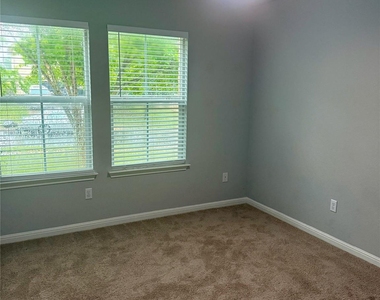 315 Nottingham Loop - Photo Thumbnail 11