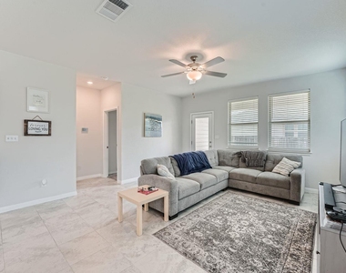 104 Red Cedar Ct - Photo Thumbnail 3