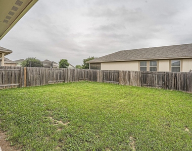 104 Red Cedar Ct - Photo Thumbnail 24