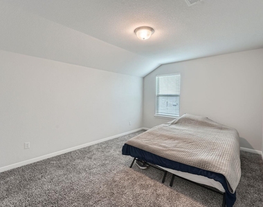 104 Red Cedar Ct - Photo Thumbnail 16