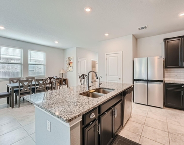 104 Red Cedar Ct - Photo Thumbnail 8