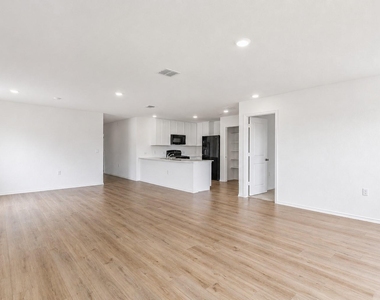 2612 Schwartz Ln - Photo Thumbnail 3