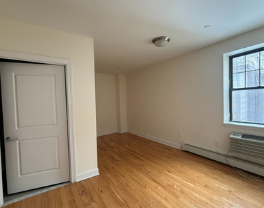 101 Clinton Street - Photo Thumbnail 4