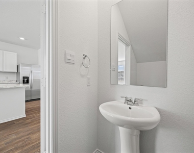 310 Puerto Plata Ave - Photo Thumbnail 10