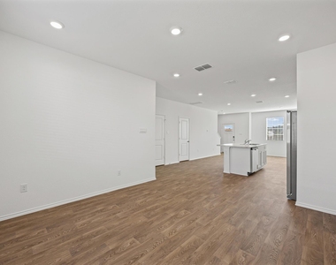 310 Puerto Plata Ave - Photo Thumbnail 7
