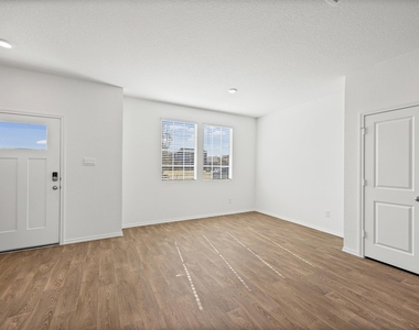 310 Puerto Plata Ave - Photo Thumbnail 5