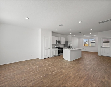310 Puerto Plata Ave - Photo Thumbnail 4