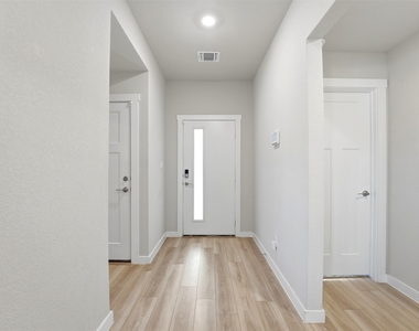 1024 Tipton St - Photo Thumbnail 2