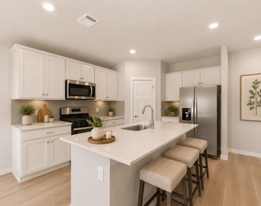 1024 Tipton St - Photo Thumbnail 3