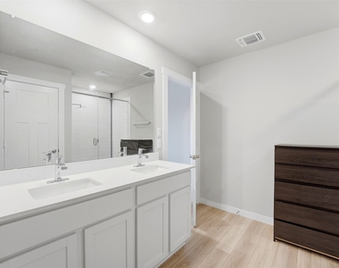 1024 Tipton St - Photo Thumbnail 12