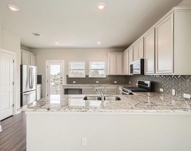 274 Sawtooth Mountain Way - Photo Thumbnail 4