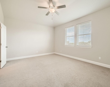 274 Sawtooth Mountain Way - Photo Thumbnail 7