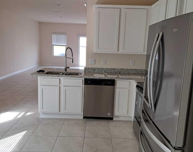213 Pasadena Drive - Photo Thumbnail 5