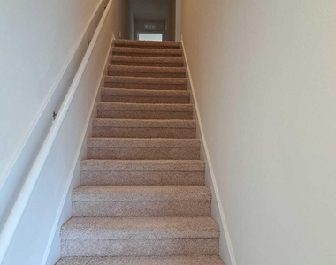 213 Pasadena Drive - Photo Thumbnail 15