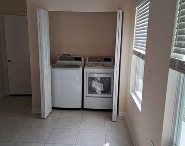 213 Pasadena Drive - Photo Thumbnail 14