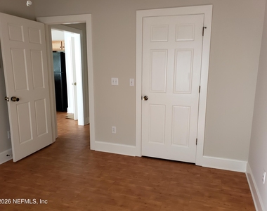 35 E 2nd Street - Photo Thumbnail 5
