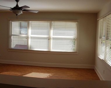 35 E 2nd Street - Photo Thumbnail 4