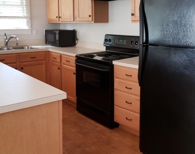 35 E 2nd Street - Photo Thumbnail 1