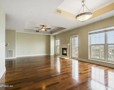 400 E Bay Street - Photo Thumbnail 50
