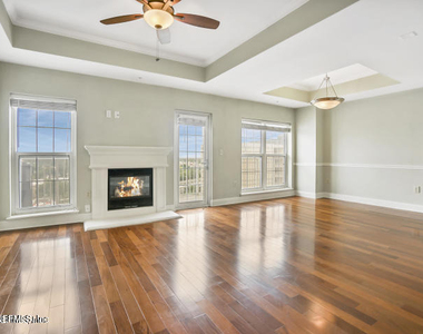 400 E Bay Street - Photo Thumbnail 51