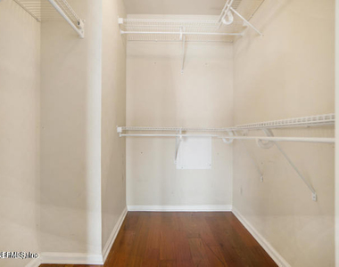 400 E Bay Street - Photo Thumbnail 65