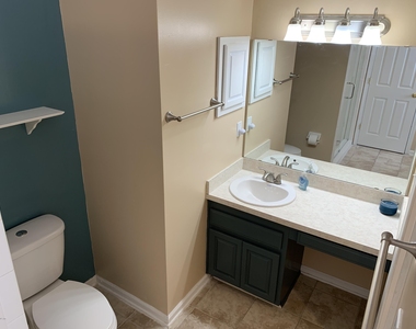 12018 Sunchase Drive - Photo Thumbnail 14