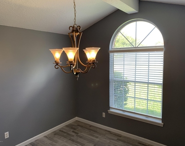 12018 Sunchase Drive - Photo Thumbnail 7