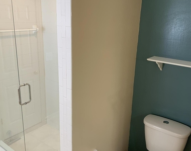 12018 Sunchase Drive - Photo Thumbnail 11