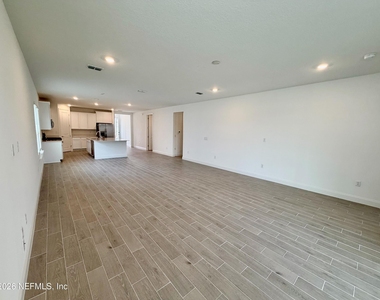 96 Bellaire Isle Street - Photo Thumbnail 3