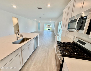 96 Bellaire Isle Street - Photo Thumbnail 1