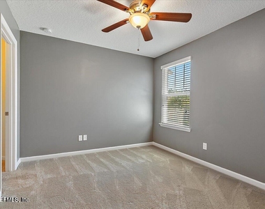 526 Richmond Drive - Photo Thumbnail 12