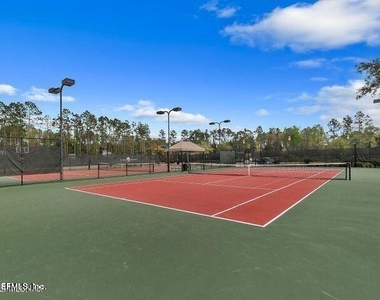 526 Richmond Drive - Photo Thumbnail 18